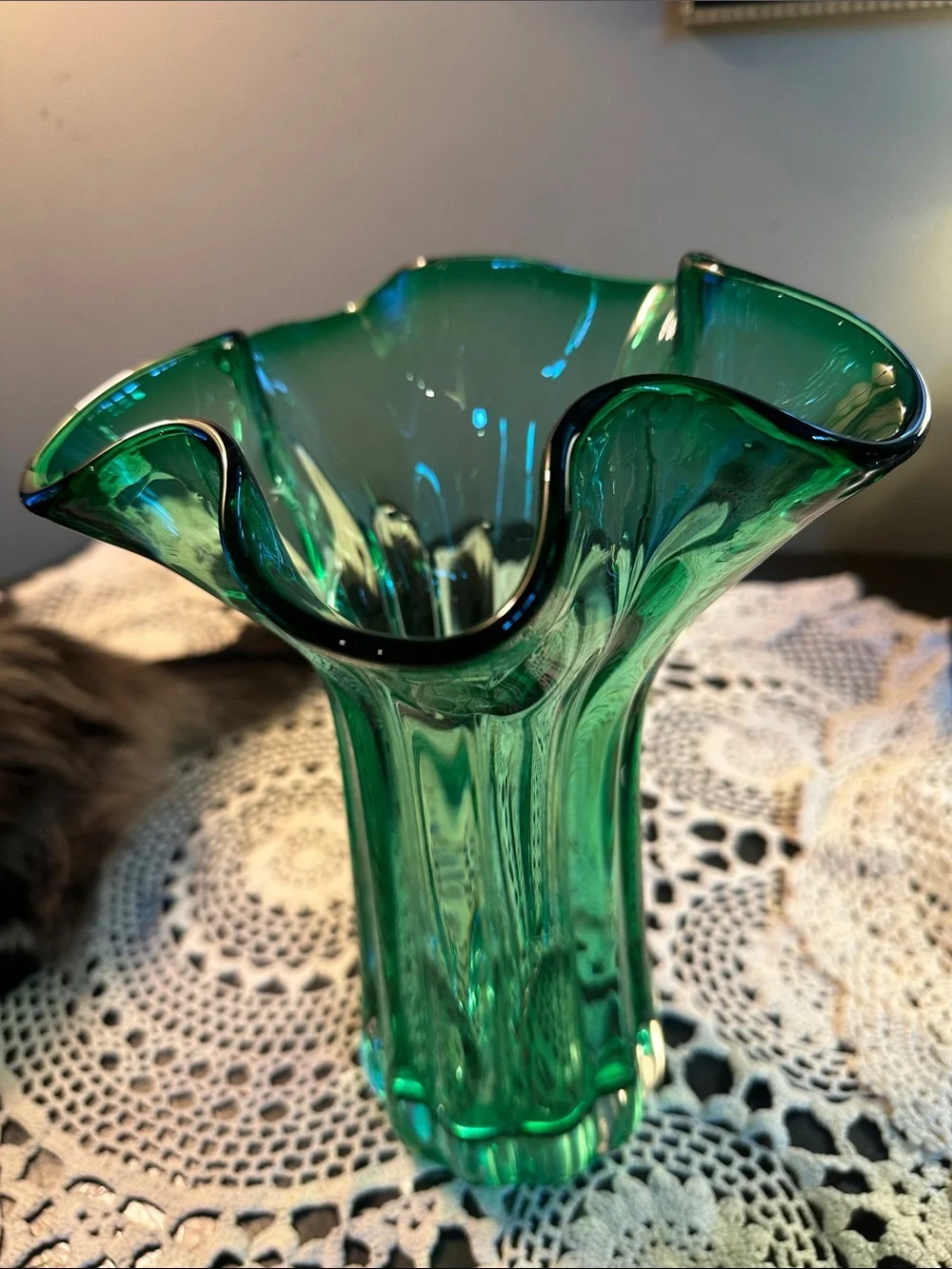 Vintage Green Art Glass Ruffled Vase - Unbranded
